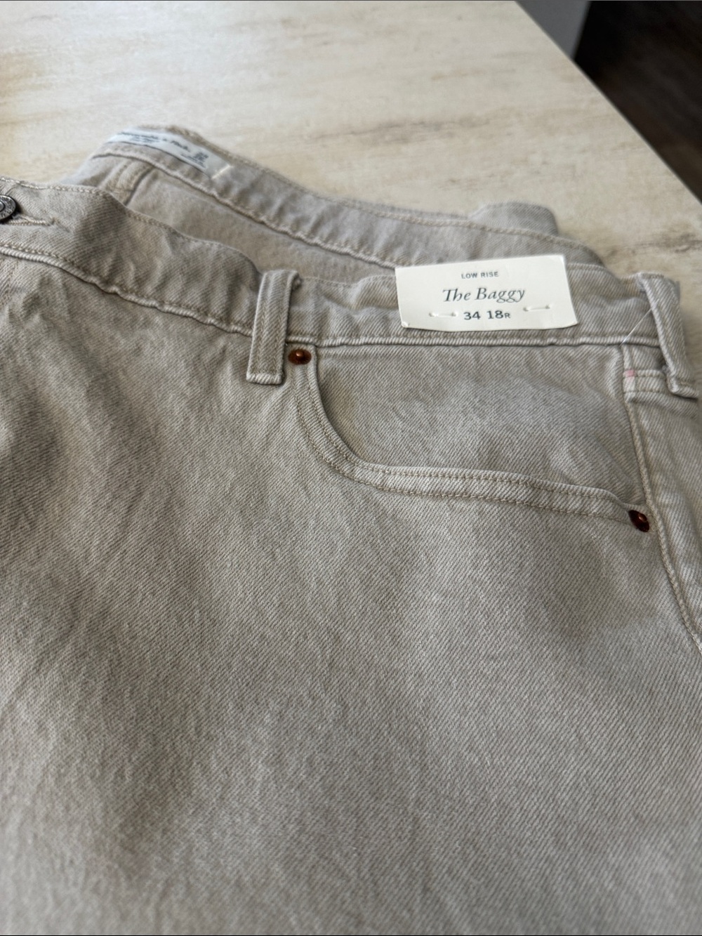 Abercrombie & Fitch The Baggy Low Rise Jeans - Light Beige